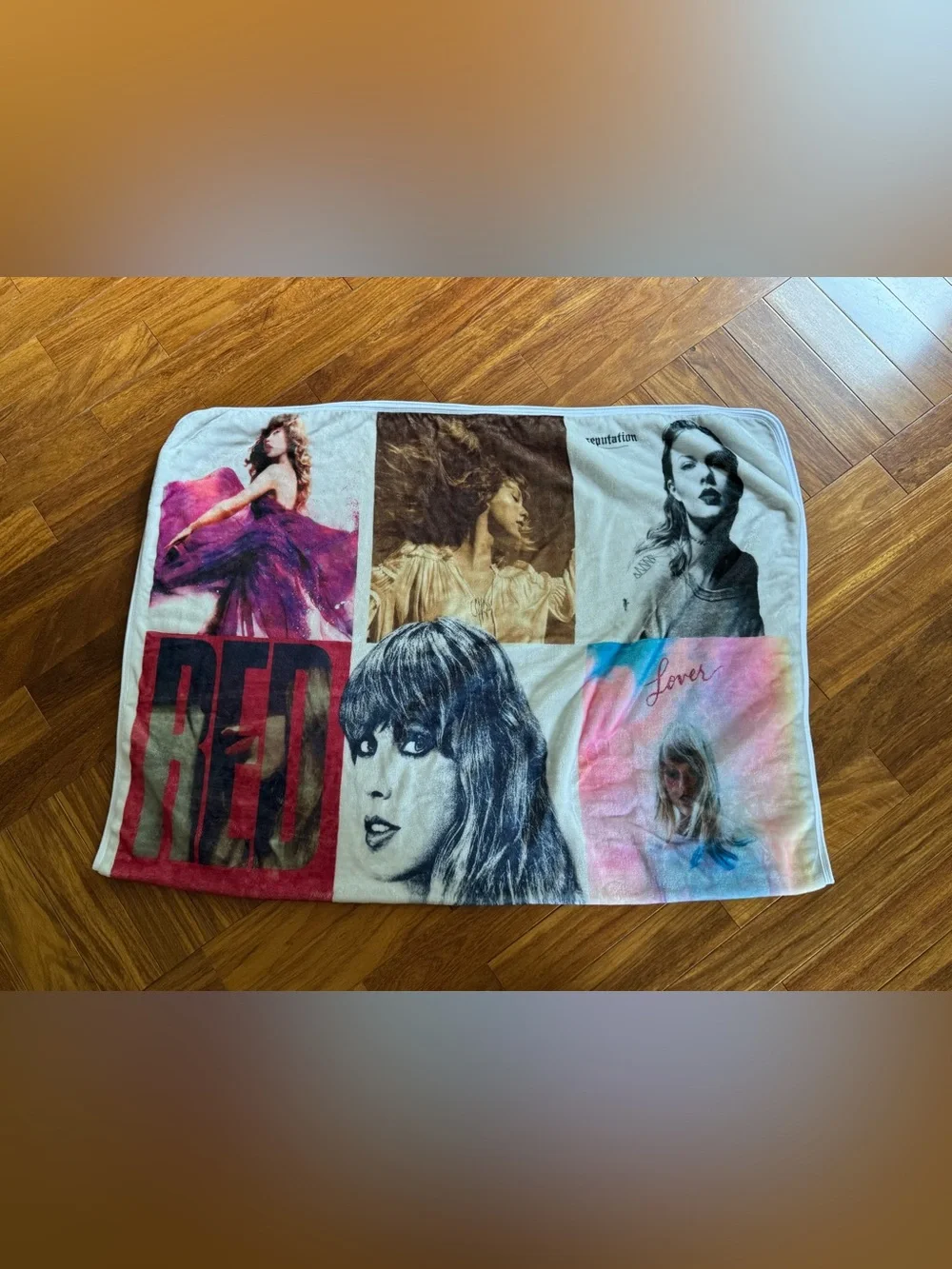 Taylor Swifts ERAS TOUR blanket
